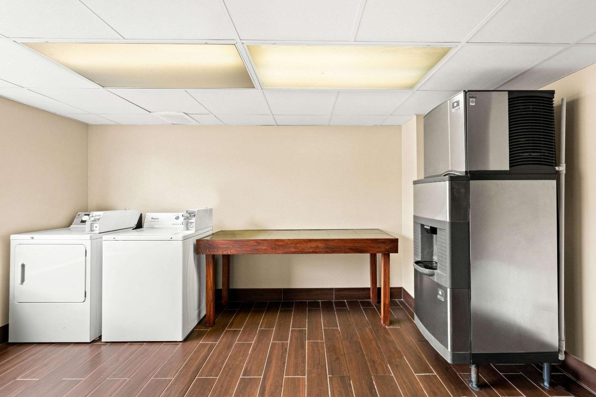 Comfort Suites Abingdon I-81 Esterno foto